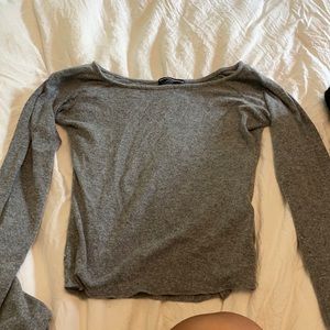 brandy melville long sleeve scoop neck sweater